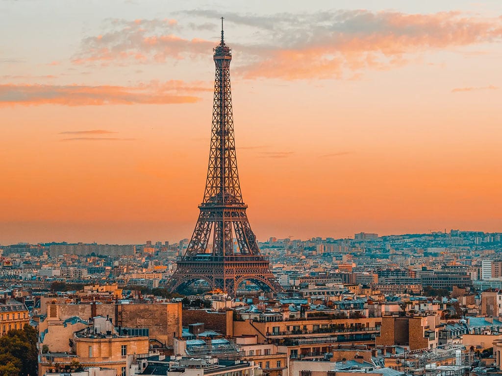 eiffel tower paris evening sunset golden hour • Paris Whatsup