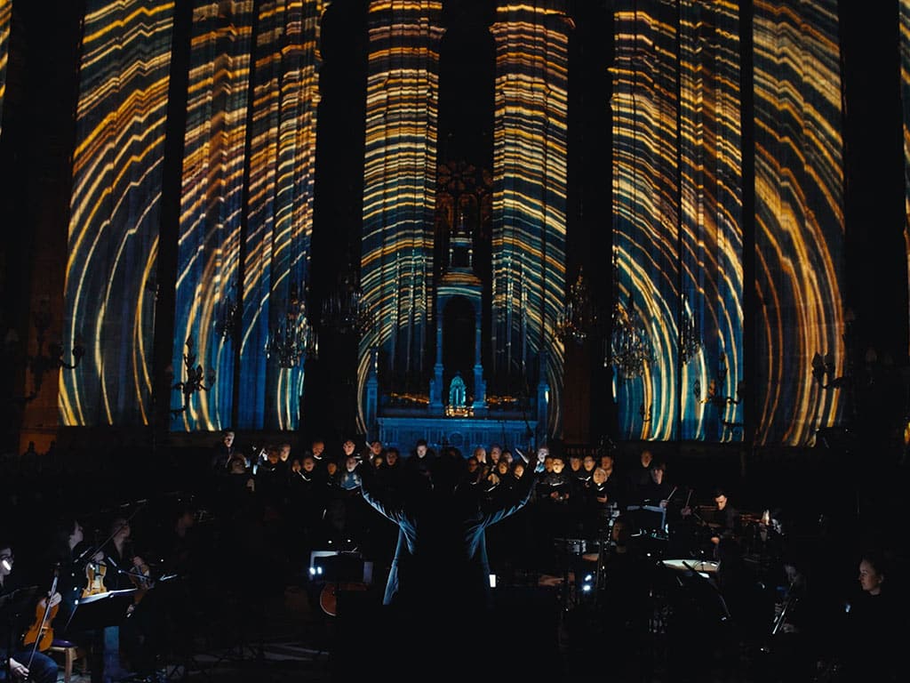 Luminiscence Paris, An immersive light experience in the Saint-Eustache church • Paris Whatsup